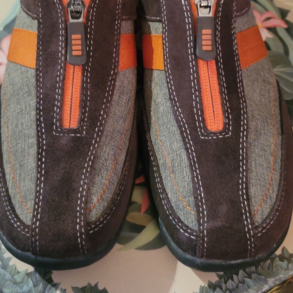 Casual shoes